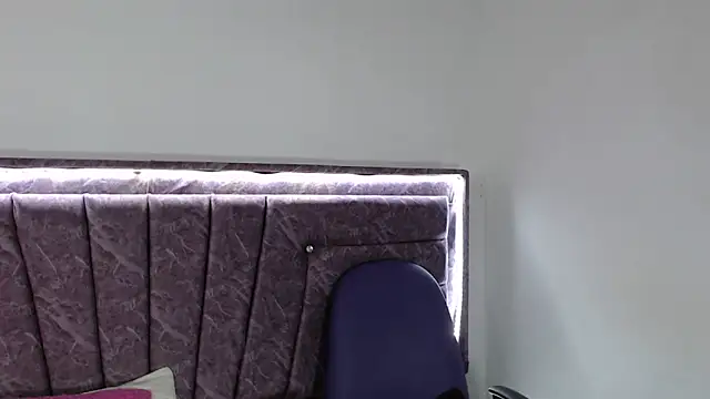 Penelope Fox14 online show from November 13, 12:26 pm