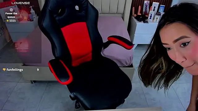 CAMILAGRAY online show from October 10, 1:16 pm