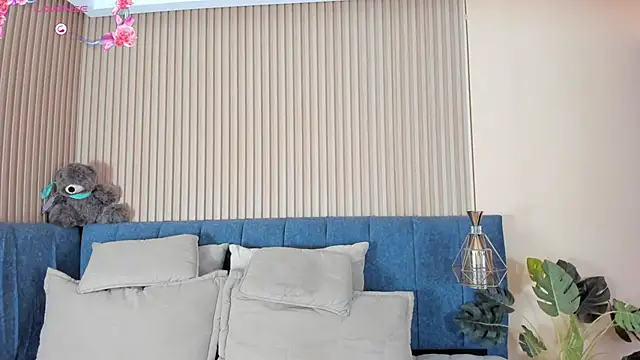 kathecute   online show from March 4, 1:45 am