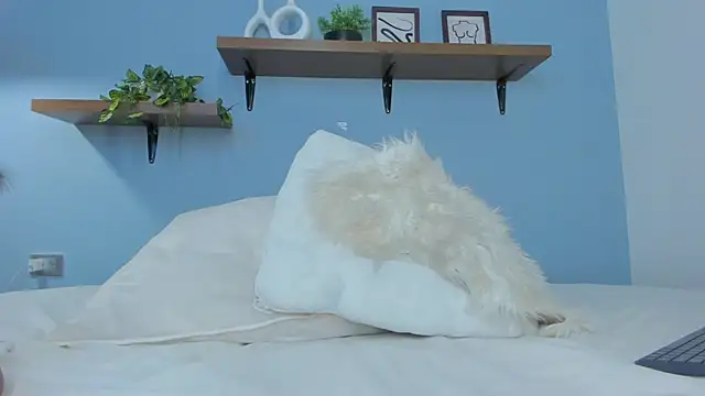 Snapshot of annawelk_ chatting on October 17, 12:41 pm annawelk online show from October 17, 12:41 pm
