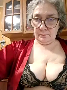 IrinaSweet54 online show from May 10, 8:05 am