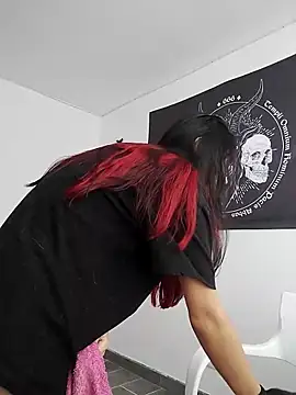 Snapshot of Little-Lucifer chatting on September 13, 8:06 pm Little-Lucifer online show from September 13, 8:06 pm