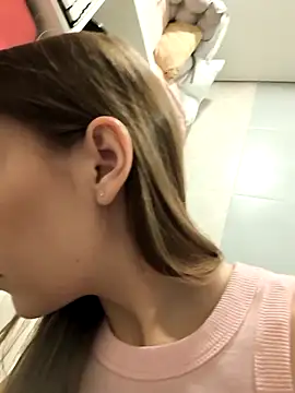 AliceBrayan online show from February 6, 5:05 pm