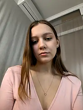 AliceBrayan online show from December 22, 6:00 pm