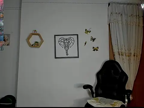 mykaelahoney online show from November 27, 5:21 am