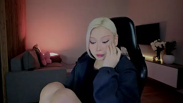 RileyMee online show from January 9, 3:11 am