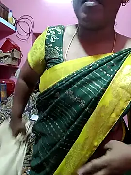 Snapshot of Renuma chatting on October 8, 4:55 pm Renuma online show from October 8, 4:55 pm