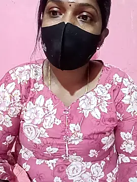 Snapshot of Renuma chatting on October 7, 2:43 pm Renuma online show from October 7, 2:43 pm