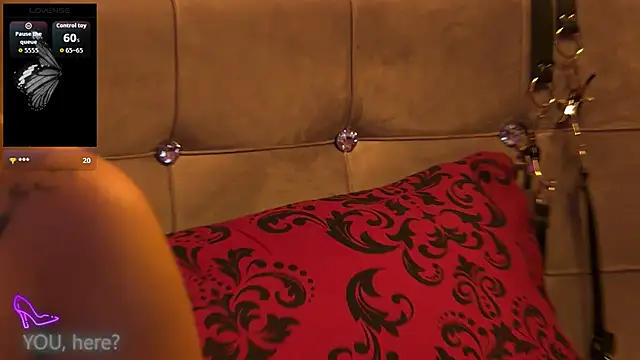 ZoeMesmerize online show from November 4, 11:59 am