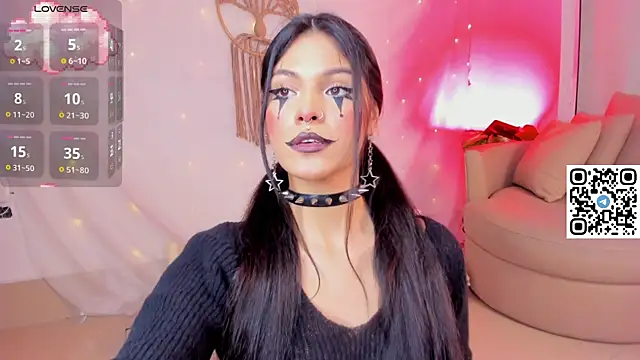 Snapshot of aisha_sakina chatting on October 10, 12:04 am aisha sakina online show from October 10, 12:04 am