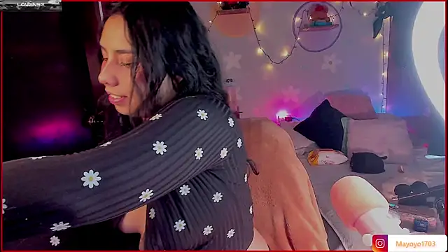 Snapshot of kiki_cavilll chatting on October 27, 2:56 pm kiki cavilll online show from October 27, 2:56 pm