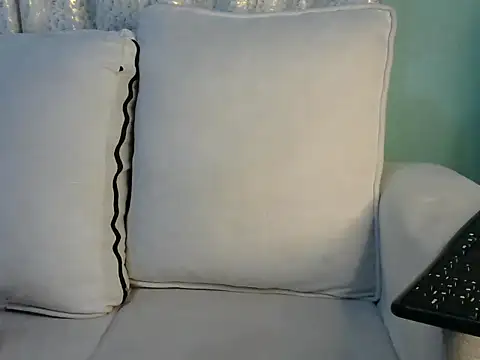 Caryyyl online show from September 17, 6:00 am