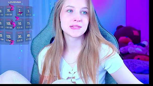 CuteMousee online show from February 11, 7:21 am