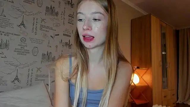 minidivaa  online show from October 13, 8:11 pm