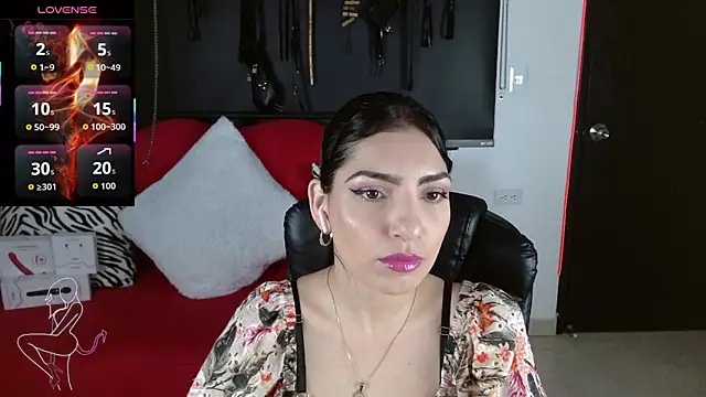 Carolaine69  online show from November 11, 1:30 pm