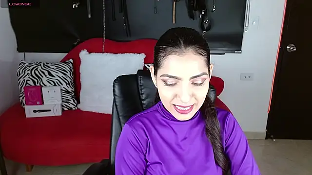 Carolaine69  online show from November 25, 1:24 pm