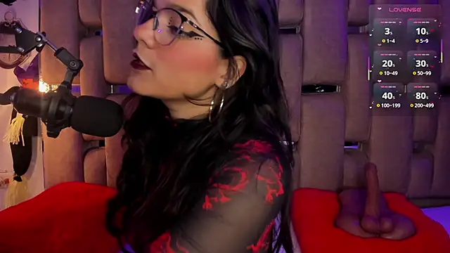 ValerieKay  online show from October 28, 9:30 pm