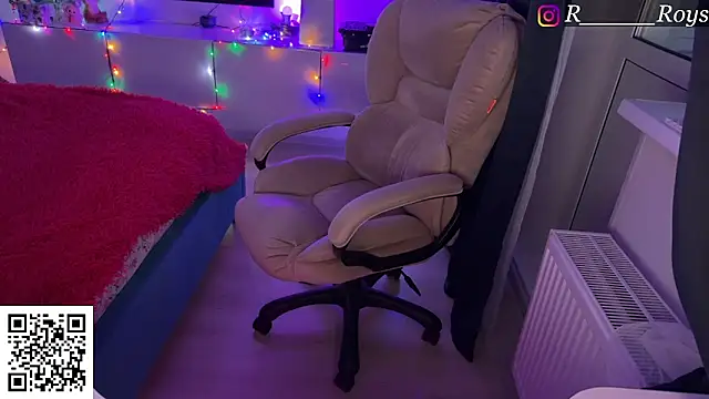 courteous raspberrry online show from December 22, 1:25 pm