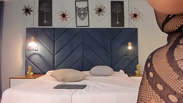 samyriverss online show from October 23, 12:00 pm