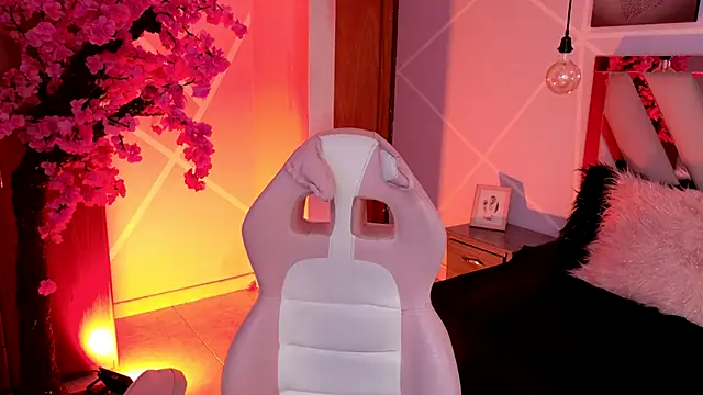 Elith noa online show from November 17, 7:25 pm