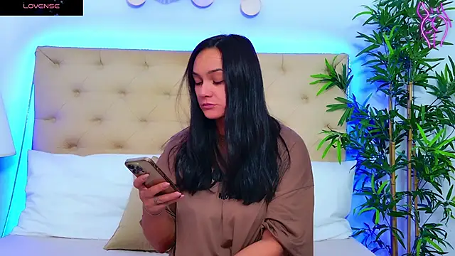 Snapshot of DaliyaArabian chatting on September 20, 8:01 am DaliyaArabian online show from September 20, 8:01 am