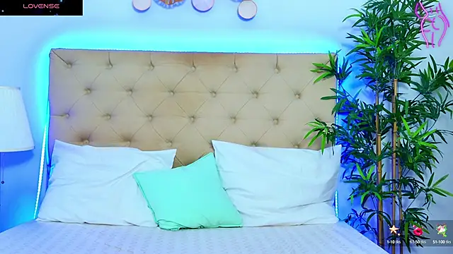 Snapshot of DaliyaArabian chatting on September 24, 12:37 pm DaliyaArabian online show from September 24, 12:37 pm