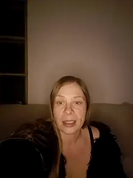 katiestevens online show from November 23, 10:22 pm