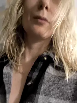 AvelinaLeoni online show from November 10, 7:03 am