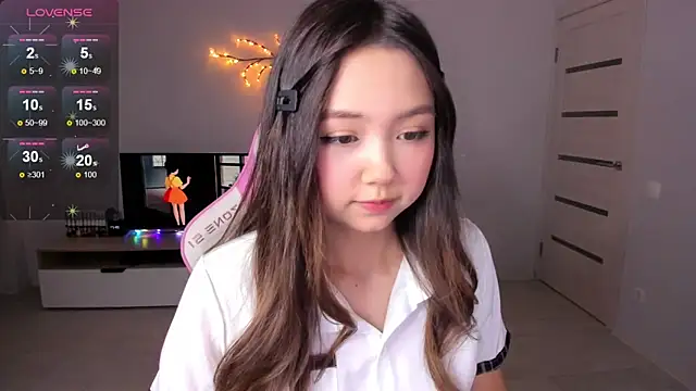 Snapshot of Fluffy_Rose chatting on September 28, 2:29 am Fluffy Rose online show from September 28, 2:29 am