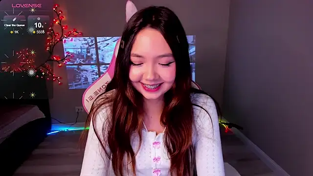 Snapshot of Fluffy_Rose chatting on November 1, 11:41 pm Fluffy Rose online show from November 1, 11:41 pm