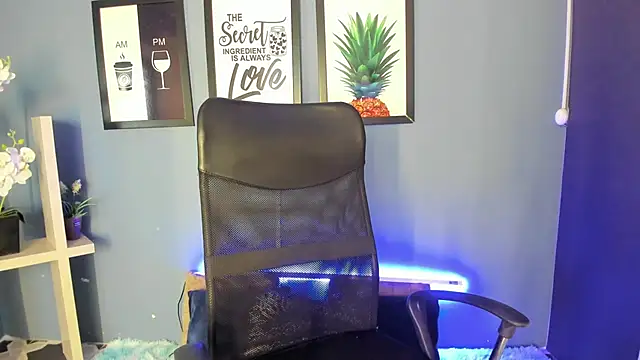 Susa1userma  online show from April 4, 12:04 pm