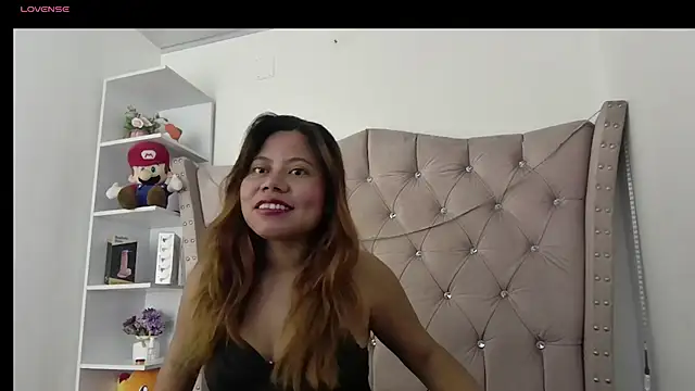 Sweet Orianaa online show from June 24, 3:27 am
