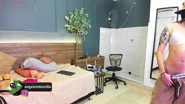 megan morgan01 online show from April 13, 3:02 pm