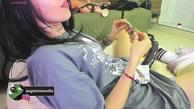 megan morgan01 online show from March 24, 1:05 pm