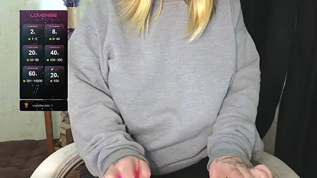 Snapshot of June_shy0 chatting on September 27, 7:26 am June shy0 online show from September 27, 7:26 am