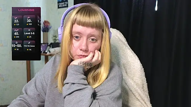 Snapshot of June_shy0 chatting on September 28, 7:36 am June shy0 online show from September 28, 7:36 am