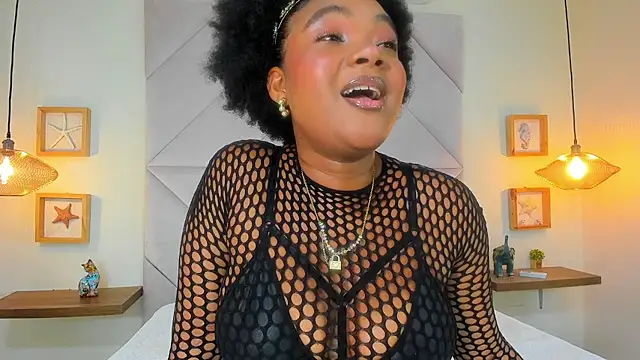 Snapshot of Nickybankss_ chatting on October 22, 3:44 am Nickybankss online show from October 22, 3:44 am