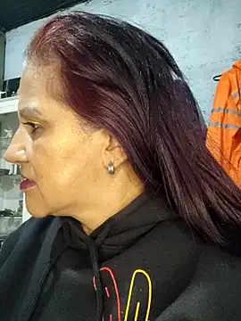 Edged Hot69 online show from November 15, 3:29 am