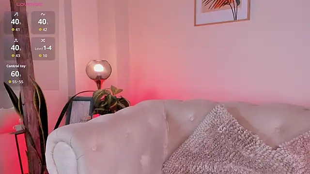 DahianaWalcott online show from September 18, 12:09 am