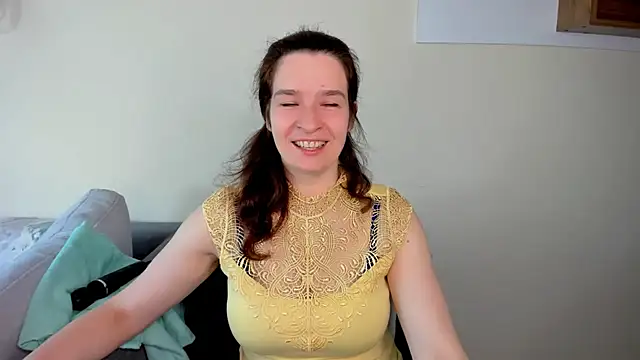   MaryLee   online show from April 9, 9:26 am