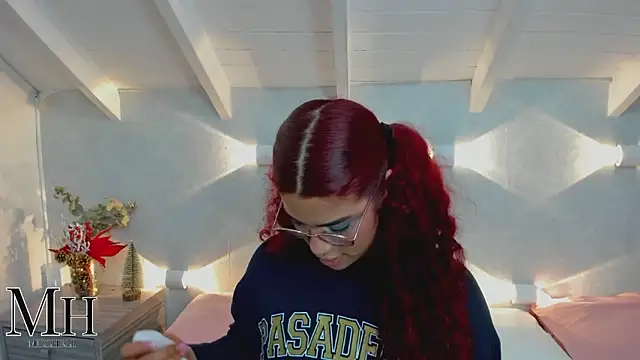 MizzHell online show from December 22, 4:04 am