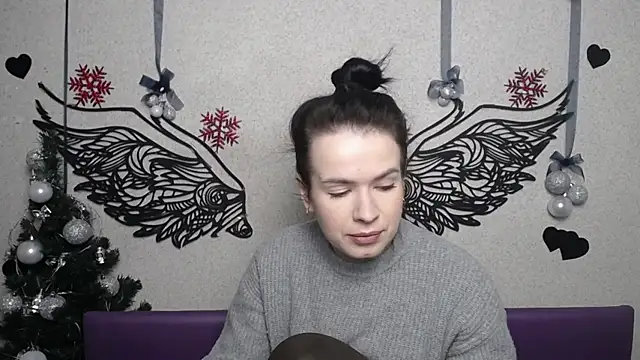 JasmineKouch online show from December 21, 7:56 am