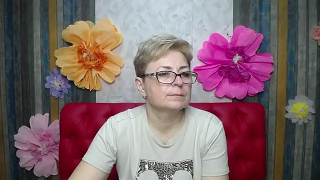 EmiliaGree online show from May 7, 5:16 pm