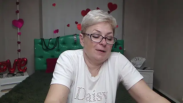 EmiliaGree online show from November 19, 6:41 pm