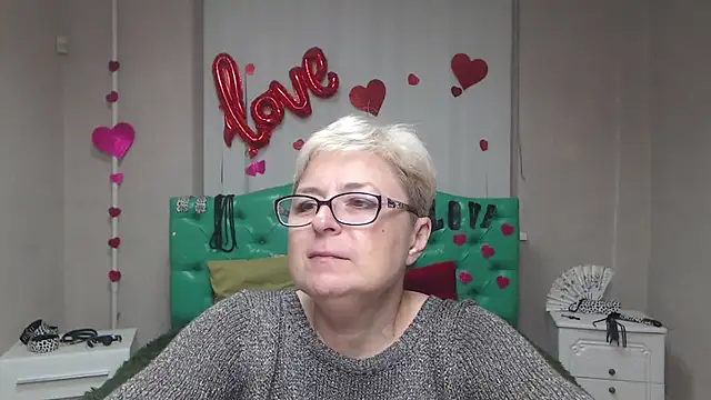 EmiliaGree online show from October 8, 5:17 pm