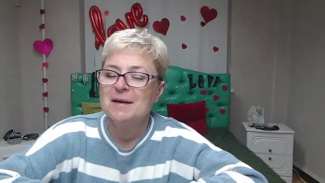 EmiliaGree online show from September 30, 5:29 pm