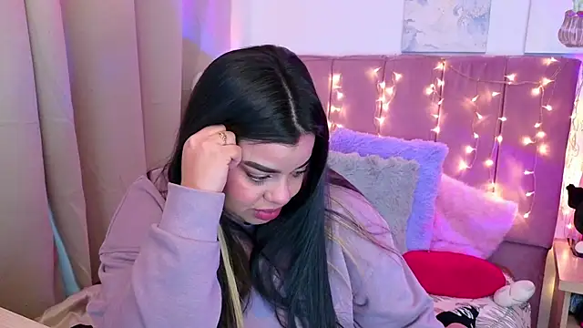 MiahJoness online show from November 10, 10:38 pm