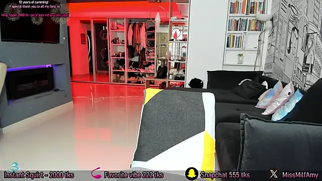 Snapshot of AmySuperHeroes chatting on September 22, 12:14 pm AmySuperHeroes online show from September 22, 12:14 pm
