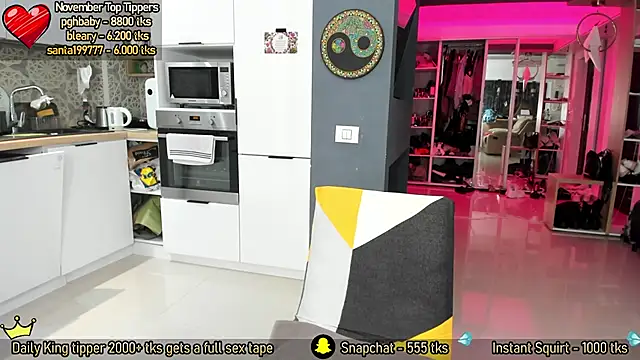 AmySuperHeroes online show from November 12, 1:31 pm