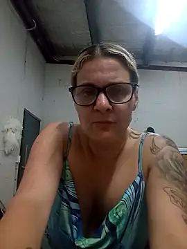 llASHll online show from November 20, 5:03 pm